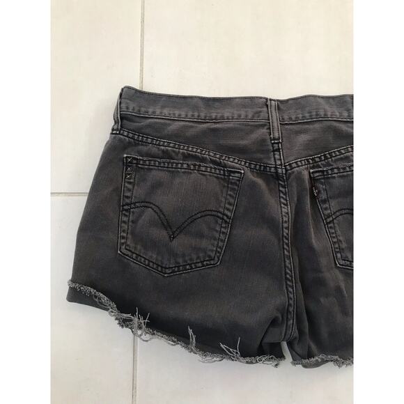 Levi's Distressed Cut Off Frayed Cuffed Denim Shorts - Picture 9 of 12